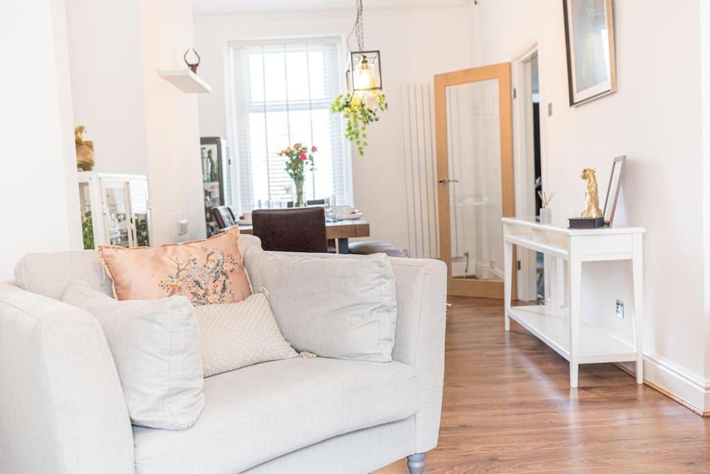 Luxury Townhouse In Workington Villa Екстериор снимка