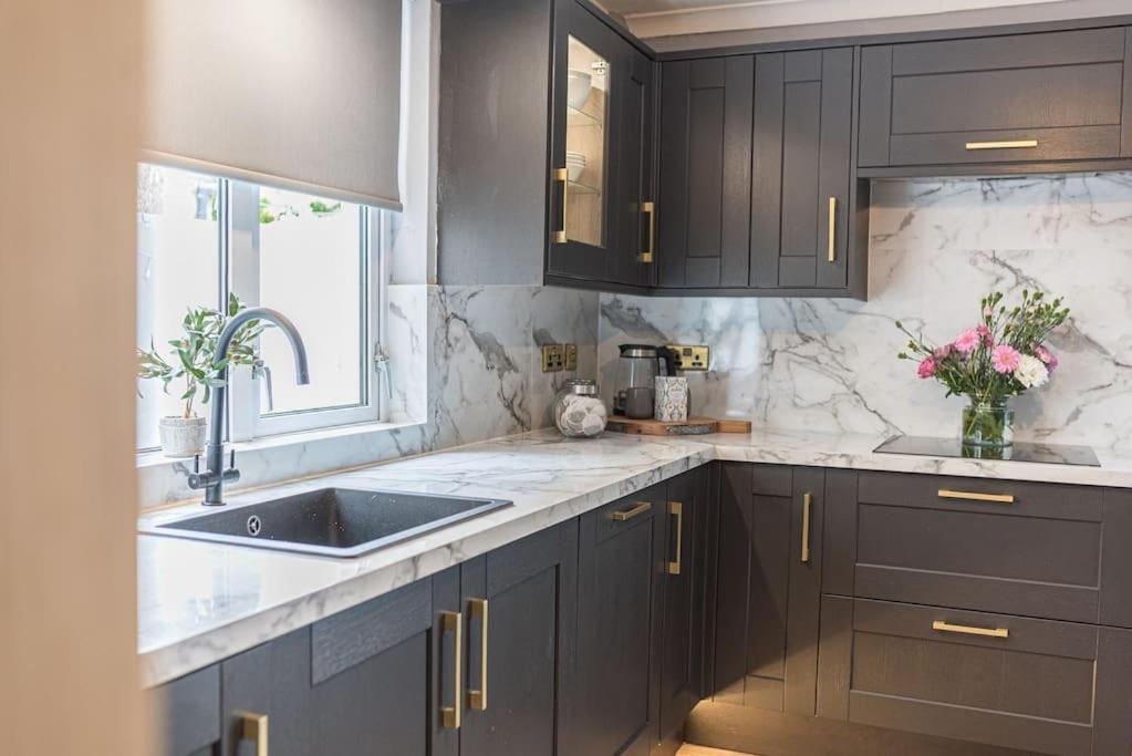 Luxury Townhouse In Workington Villa Екстериор снимка